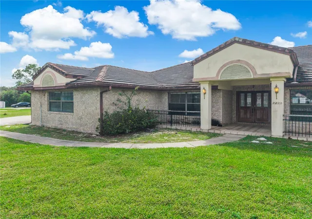Photo 3 of Single family home for sale at 2222 N Stewart St, Kissimmee, FL 34746 | MLS# S5158914 | Listing updated on 2026-10-08