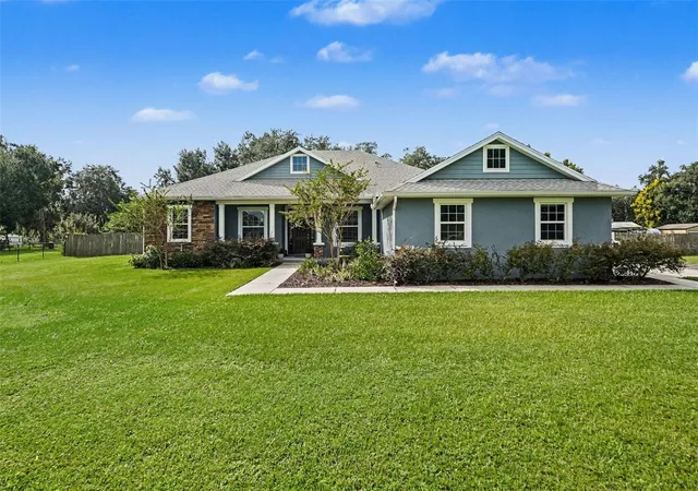 Photo 3 of Single family home for sale at 6207 Storck Acres Ln, Plant City, FL 33565 | MLS# TB8555098 | Listing updated on 2026-10-09