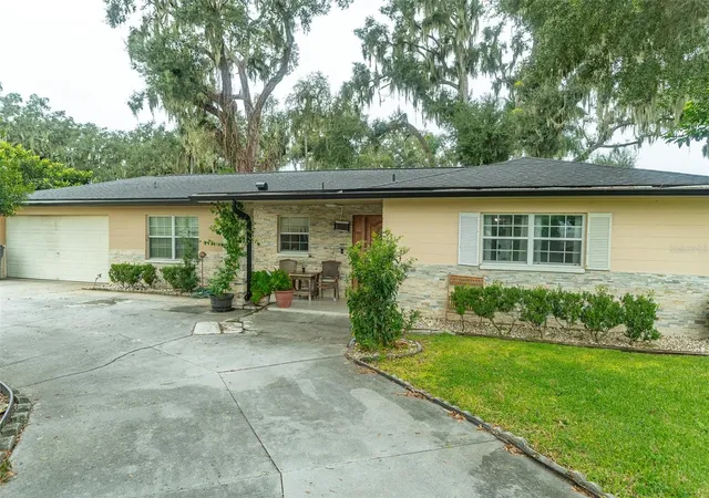 Photo 1 of Single family home for sale at 702 Coulter Pl, Brandon, FL 33511 | MLS# TB8555099 | Listing updated on 2026-10-08