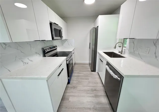 Photo 3 of Single family home for sale at 4513 Robbins Ave, Orlando, FL 32808 | MLS# O6447387 | Listing updated on 2026-10-06