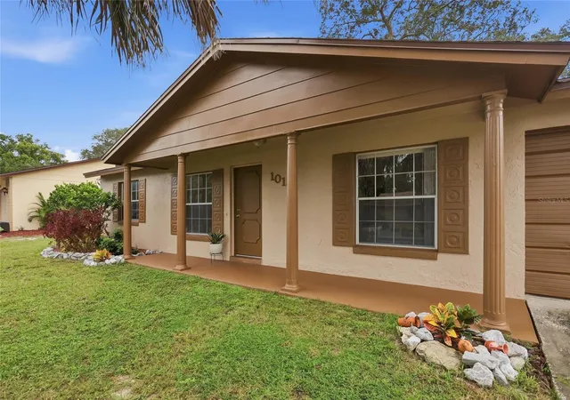 Photo 3 of Single family home for sale at 1016 Wolf Trl, Casselberry, FL 32707 | MLS# S5158915 | Listing updated on 2026-10-06