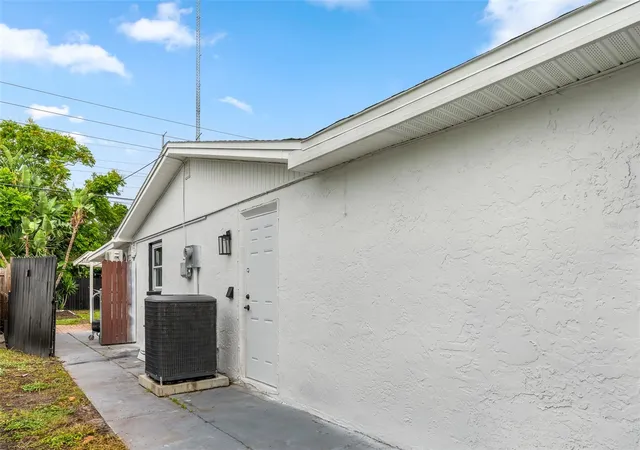 Photo 4 of Single family home for sale at 1539 Dartmouth Dr, Holiday, FL 34691 | MLS# TB8555102 | Listing updated on 2026-10-08