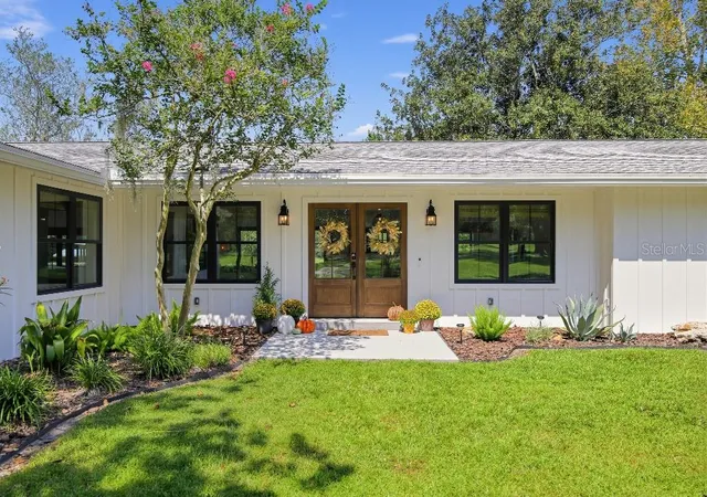 Photo 1 of Single family home for sale at 15114 Nw 32nd Avenue, Newberry, FL 32669 | MLS# TB8555103 | Listing updated on 2026-10-07