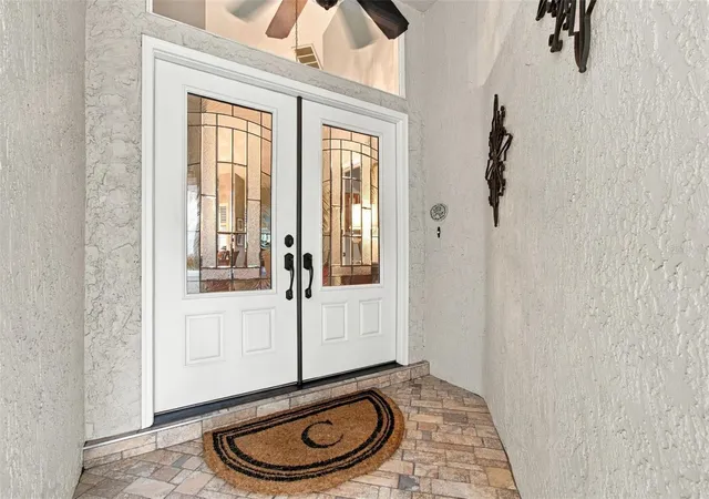 Photo 3 of House for sale at 435 Date Palm Ct NE, Saint Petersburg, FL 33703 | MLS# TB8555104 | Listing updated on 2026-10-09