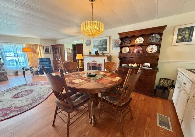 Photo 3 of Manufactured home for sale at 108 Mango Cvs, Leesburg, FL 34748 | MLS# G5118668 | Listing updated on 2026-10-08