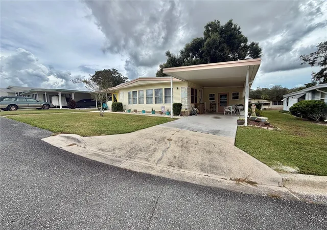 Manufactured home for sale at 108 Mango Cvs, LEESBURG, FL 34748 | MLS# G5118668