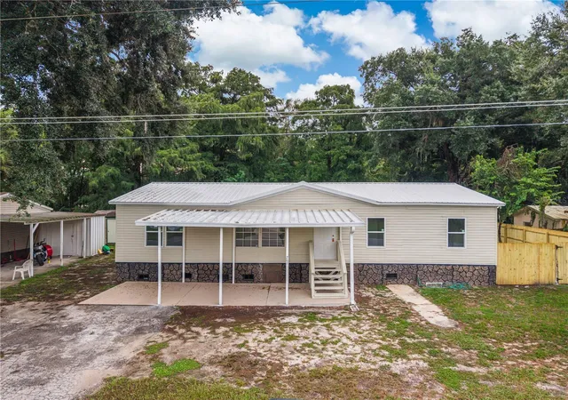 Photo 2 of Single family home for sale at 761 Bayou Dr, Casselberry, FL 32707 | MLS# O6447395 | Listing updated on 2026-10-08
