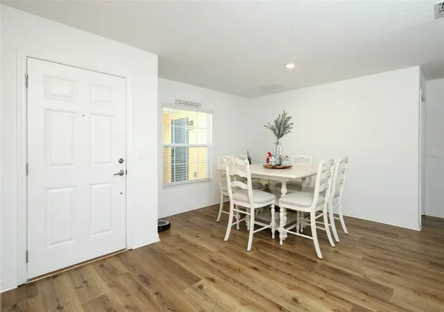Photo 3 of Single family home for sale at 5325 Red Coral Cir, Mount Dora, FL 32757 | MLS# O6447397 | Listing updated on 2026-10-07