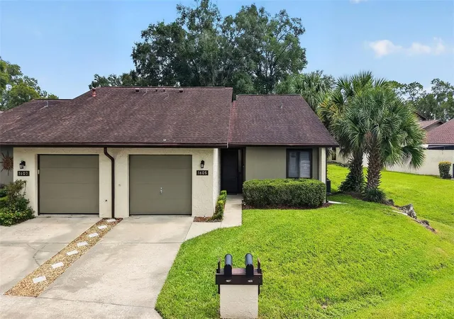 Photo 1 of House for sale at 1605 NE 37th Avenue, Ocala, FL 34470 | MLS# OM733482 | Listing updated on 2026-10-06