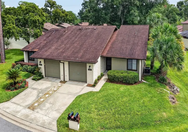 Photo 3 of House for sale at 1605 NE 37th Avenue, Ocala, FL 34470 | MLS# OM733482 | Listing updated on 2026-10-06