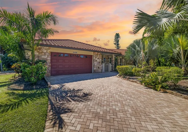 Photo 1 of Single family home for sale at 5456 Azure Way, Sarasota, FL 34242 | MLS# A4708552 | Listing updated on 2026-10-22