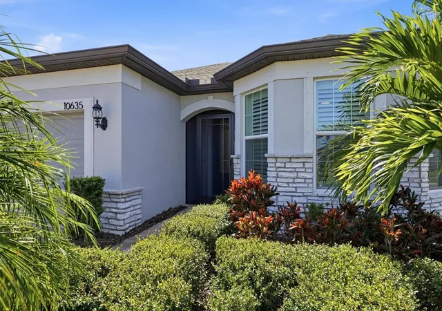 Photo 3 of Sale Pending at 10635 Wynward Way, Parrish, FL 34219 | MLS# A4708554 | Listing updated on 2026-10-19