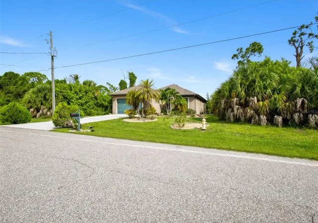 Photo 3 of Single family home for sale at 142 Yellow Pine Drive, Rotonda West, FL 33947 | MLS# TB8555119 | Listing updated on 2026-10-06