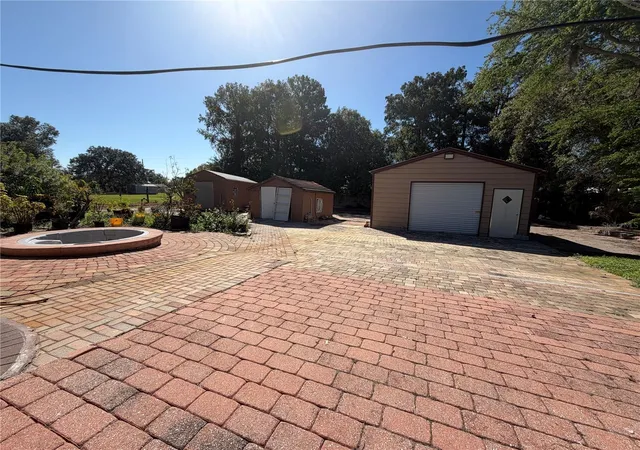 Photo 4 of Single family home for sale at 1881 SE Cherry Dr, Arcadia, FL 34266 | MLS# C7531582 | Listing updated on 2026-10-29