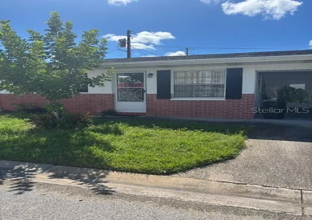 Photo 12 of Single family home for sale at 10100 Tulip St N, PINELLAS PARK, FL 33782 | MLS# A4708560 | Listing updated on 2026-10-10