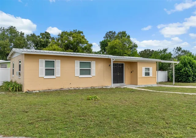 Photo 3 of Single family home for sale at 7121 Catalina St, Spring Hill, FL 34606 | MLS# W7890103 | Listing updated on 2026-10-08