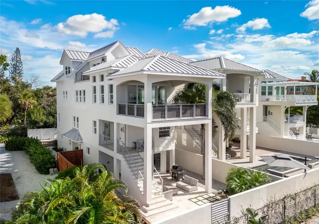 Photo 1 of Single family home for sale at 116 Garden Ln, Sarasota, FL 34242 | MLS# G5118672 | Listing updated on 2026-10-08