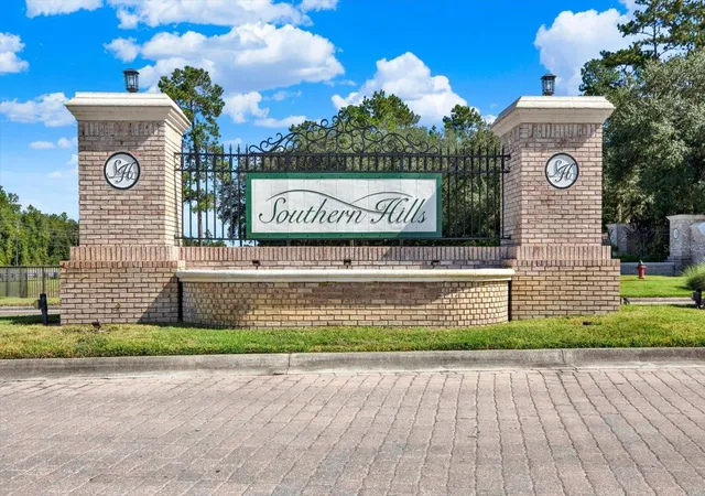 Photo 2 of Single family home for sale at 6757 Summit View Dr, Brooksville, FL 34601 | MLS# W7890106 | Listing updated on 2026-10-07