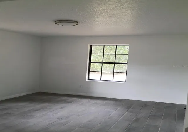 Photo 2 of Single family home for sale at 20160 Southeast 141st St, Umatilla, FL 32784 | MLS# S5158922 | Listing updated on 2026-10-07