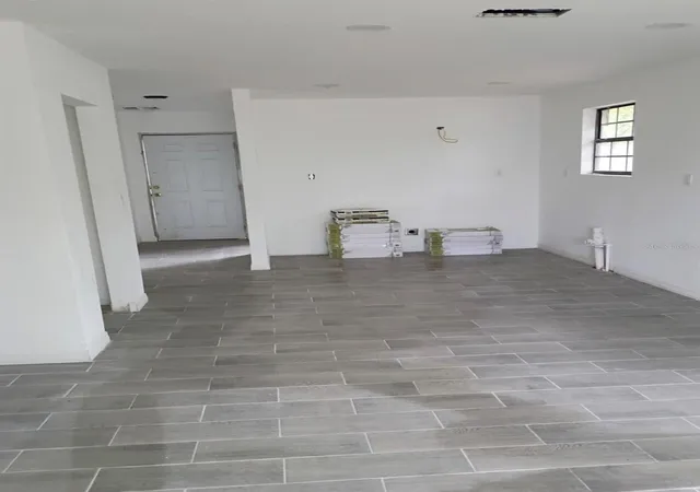 Photo 3 of Single family home for sale at 20160 Southeast 141st St, Umatilla, FL 32784 | MLS# S5158922 | Listing updated on 2026-10-07