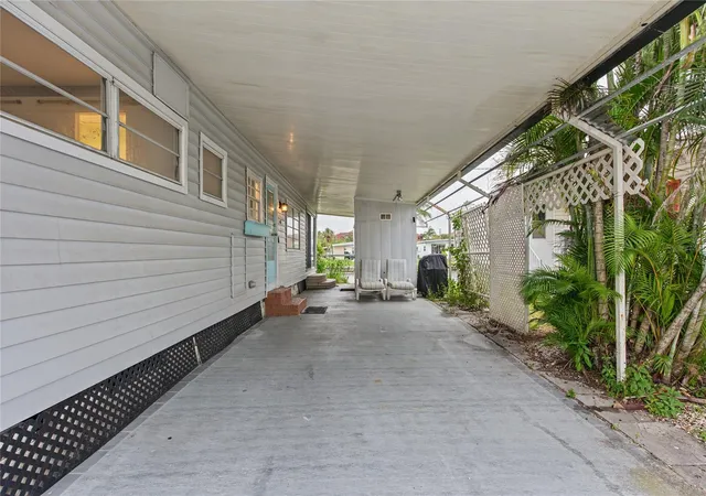 Photo 3 of Manufactured home for sale at 18675 Us Hwy 19 N #225, Clearwater, FL 33764 | MLS# TB8555134 | Listing updated on 2026-10-08