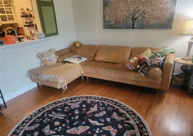 Photo 3 of Single family home for sale at 206 Fearon Ave, Mount Dora, FL 32757 | MLS# O6447417 | Listing updated on 2026-10-06