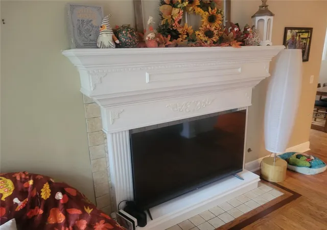 Photo 3 of Single family home for sale at 206 Fearon Ave, Mount Dora, FL 32757 | MLS# O6447417 | Listing updated on 2026-10-06