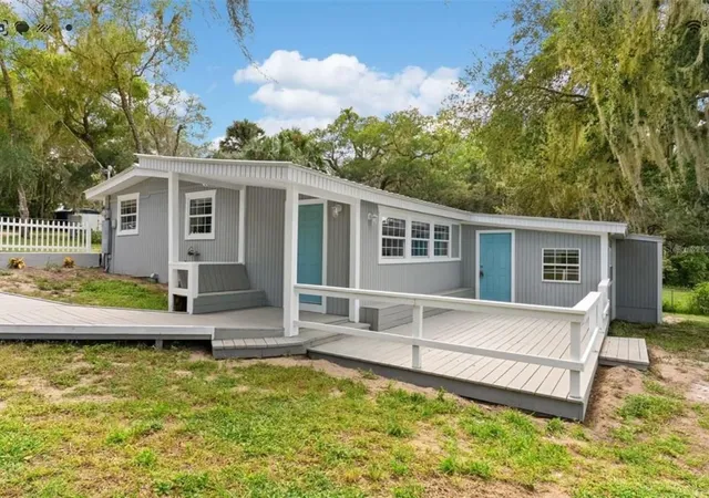 Single family home for sale at 15375 SE 64th Place, OCKLAWAHA, FL 32179 | MLS# R4912106