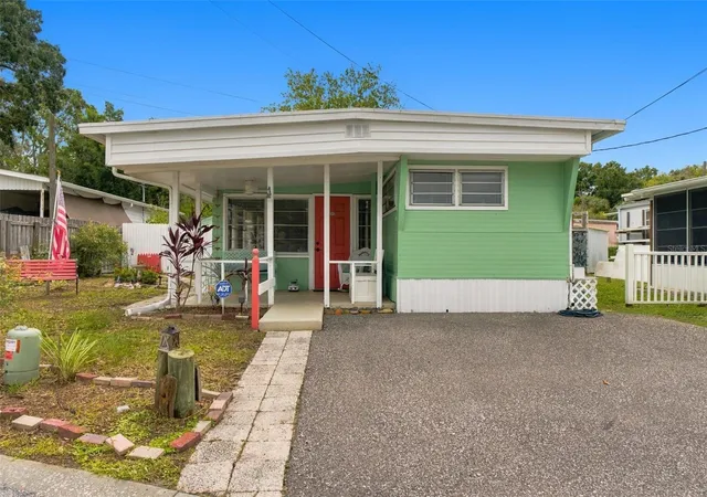 Photo 1 of Manufactured home for sale at 752 Driftwood Ln, Tarpon Springs, FL 34689 | MLS# W7890109 | Listing updated on 2026-10-14