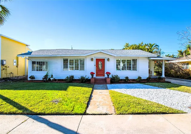 Photo 2 of Single family home for sale at 944 Bruce Ave, Clearwater Beach, FL 33767 | MLS# TB8555145 | Listing updated on 2026-10-06