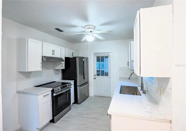 Photo 4 of Single family home for sale at 944 Bruce Ave, Clearwater Beach, FL 33767 | MLS# TB8555145 | Listing updated on 2026-10-06