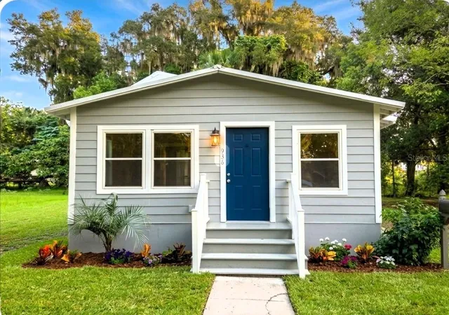 Photo 2 of Single family home for sale at 936 Lake Argenta Dr, Crescent City, FL 32112 | MLS# R4912107 | Listing updated on 2026-10-06