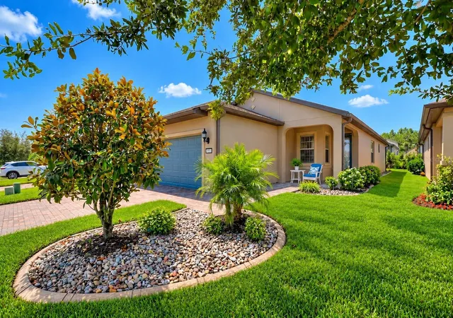 Single family home for sale at 1032 Salamanca Pl, DAVENPORT, FL 33837 | MLS# S5158924