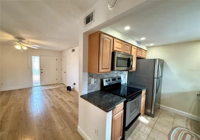 Photo 4 of Condo for sale at 1960 Union St #41, Clearwater, FL 33763 | MLS# TB8555146 | Listing updated on 2026-10-08