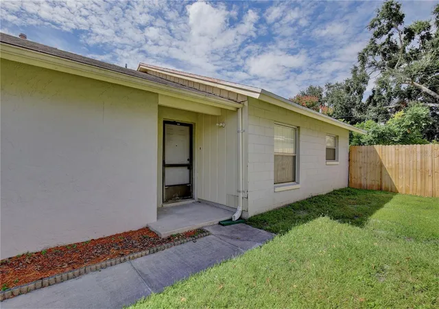 Photo 3 of Single family home for sale at 2067 Paprika Dr, Orlando, FL 32837 | MLS# TB8555152 | Listing updated on 2026-10-09