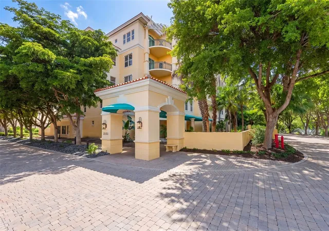 Photo 3 of Condo for sale at 2151 Gulf Of Mexico Dr #4, Longboat Key, FL 34228 | MLS# A4708570 | Listing updated on 2026-10-11