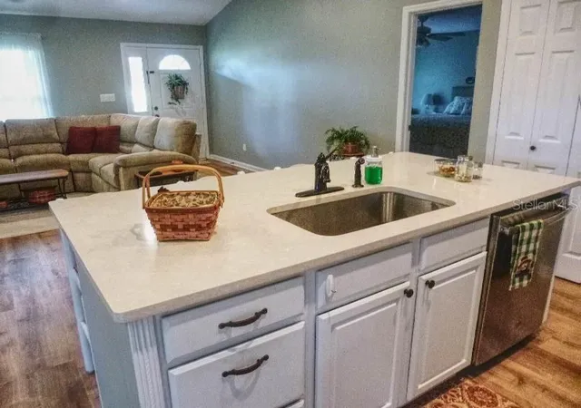 Photo 4 of Single family home for sale at 1001 Mcclellan Rd, Frostproof, FL 33843 | MLS# K4903845 | Listing updated on 2026-10-09