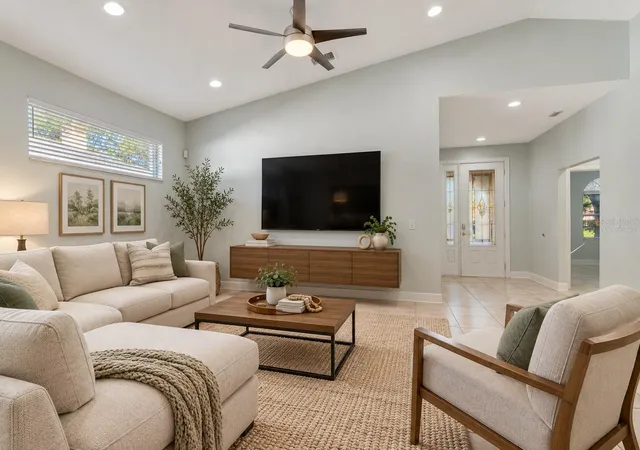 Photo 4 of Single family home for sale at 3816 W Estrella St, Tampa, FL 33629 | MLS# TB8555174 | Listing updated on 2026-10-28