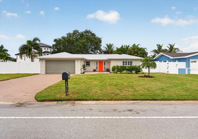 Photo 2 of Single family home for sale at 10100 Paradise Blvd, Treasure Island, FL 33706 | MLS# TB8555177 | Listing updated on 2026-10-07