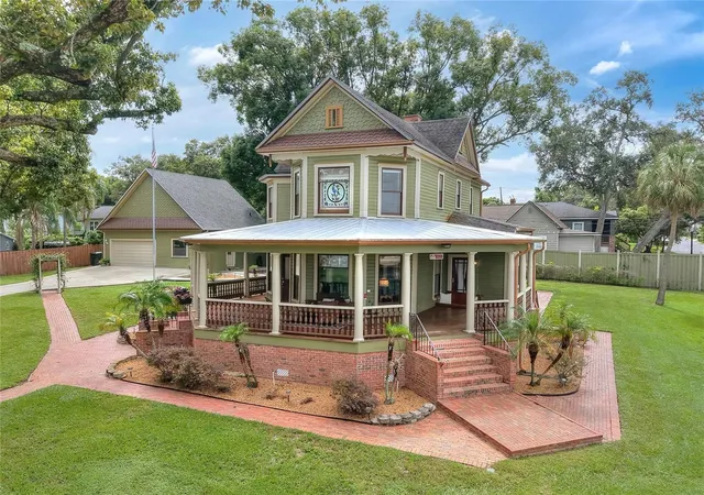 Photo 2 of Single family home for sale at 822 W Patterson St, Lakeland, FL 33803 | MLS# L4965565 | Listing updated on 2026-10-09