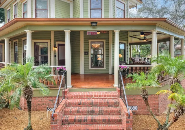 Photo 3 of Single family home for sale at 822 W Patterson St, Lakeland, FL 33803 | MLS# L4965565 | Listing updated on 2026-10-09