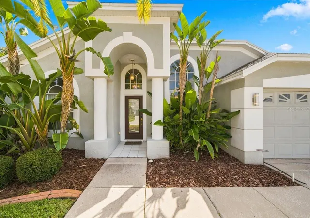 Photo 4 of Single family home for sale at 18009 Palm Breeze Dr, Tampa, FL 33647 | MLS# W7890112 | Listing updated on 2026-10-07