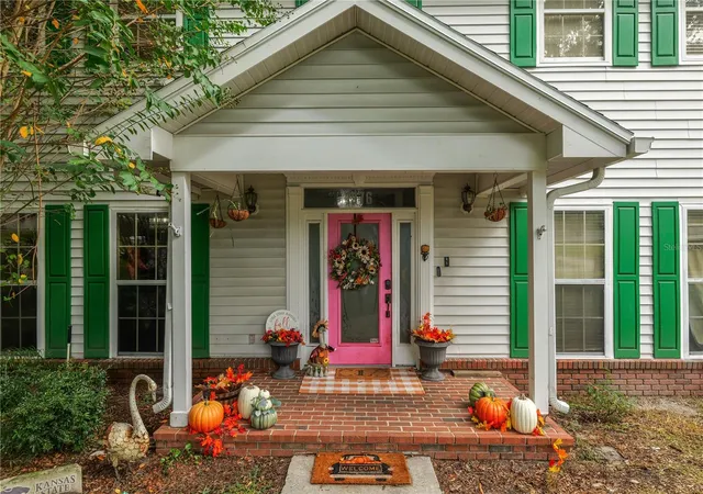 Photo 1 of Single family home for sale at 1976 Vista View Dr, Lakeland, FL 33813 | MLS# L4965566 | Listing updated on 2026-10-07