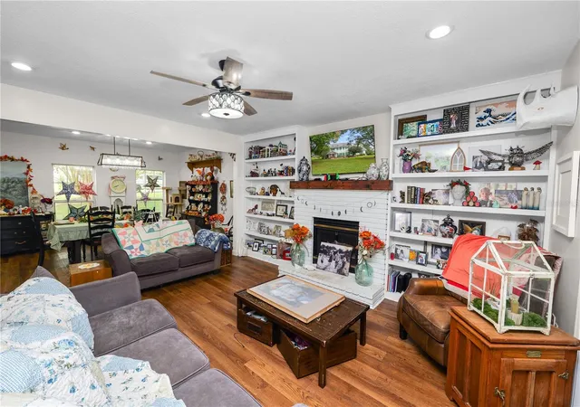 Photo 4 of Single family home for sale at 1976 Vista View Dr, Lakeland, FL 33813 | MLS# L4965566 | Listing updated on 2026-10-07