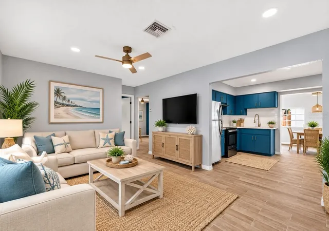 Photo 2 of Single family home for sale at 1072 Olympia Rd, Venice, FL 34293 | MLS# TB8555188 | Listing updated on 2026-10-06
