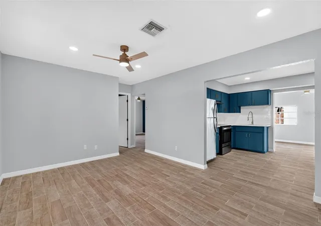 Photo 3 of Single family home for sale at 1072 Olympia Rd, Venice, FL 34293 | MLS# TB8555188 | Listing updated on 2026-10-06