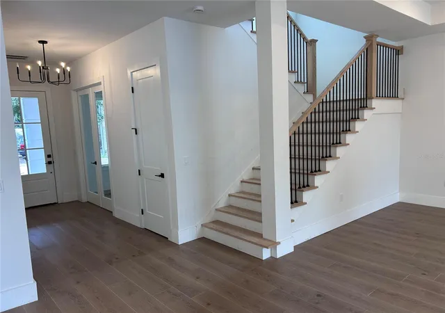 Photo 2 of Single family home for sale at 1830 Lake Sue Dr, Orlando, FL 32803 | MLS# O6447462 | Listing updated on 2026-10-10