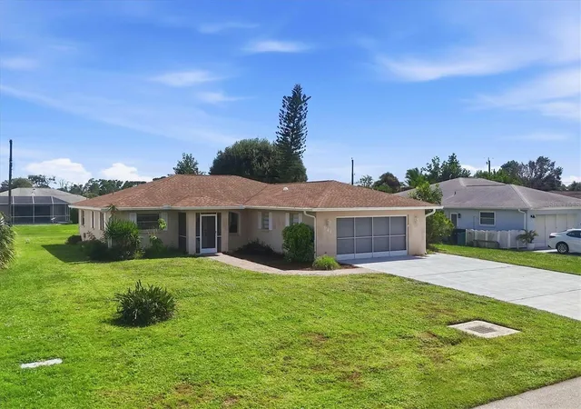Photo 3 of Single family home for sale at 941 Gasparilla Blvd, Englewood, FL 34223 | MLS# D6149041 | Listing updated on 2026-10-08