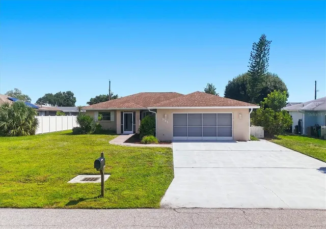 Photo 4 of Single family home for sale at 941 Gasparilla Blvd, Englewood, FL 34223 | MLS# D6149041 | Listing updated on 2026-10-08