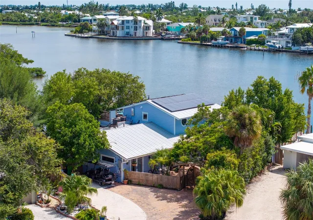 Photo 4 of Single family home for sale at 511 South Dr, Anna Maria, FL 34216 | MLS# A4708586 | Listing updated on 2026-10-07